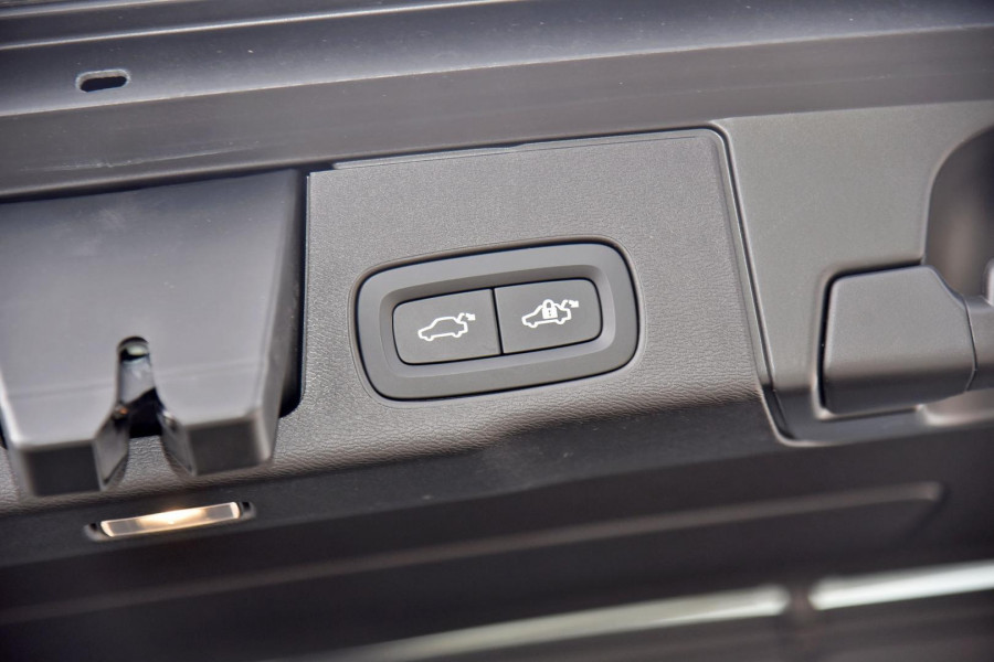 2023 Volvo XC60  Ultimate B5 Bright SUV Image 27