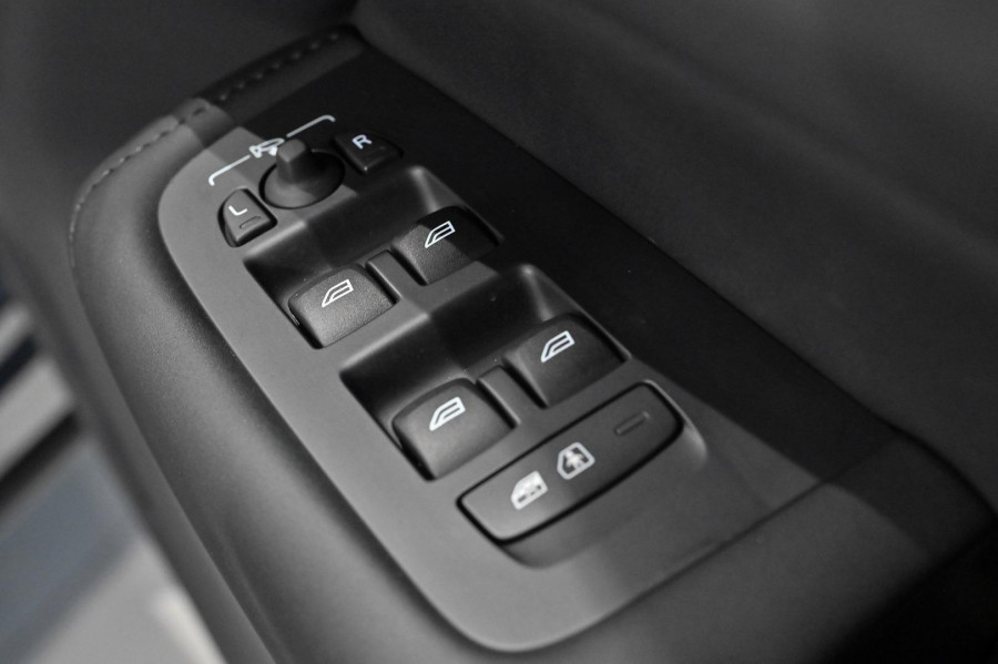 2026 Volvo XC60 UZ Plus B5 Bright SUV Image 19