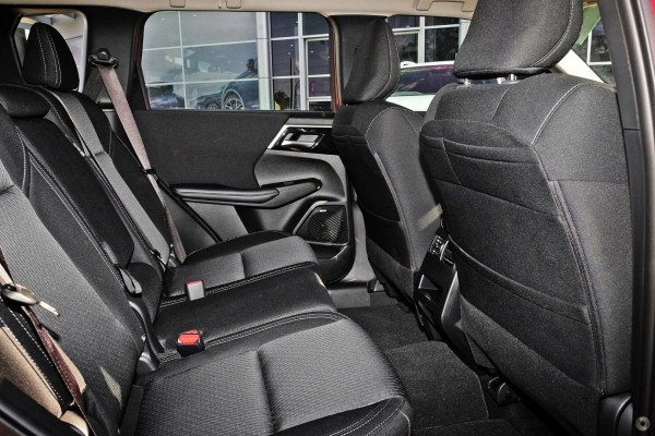 2025 Mitsubishi Outlander ZM ES SUV Image 8