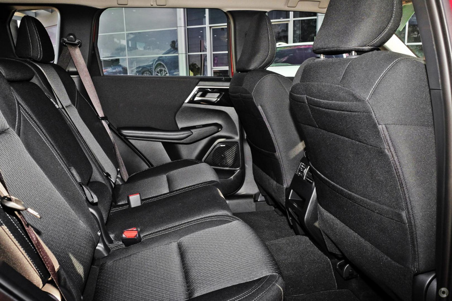 2025 Mitsubishi Outlander ZM ES SUV Image 8