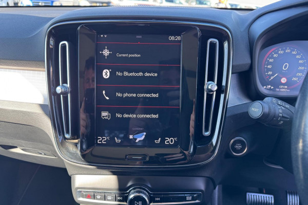 2020 Volvo XC40 XZ T4 Momentum SUV Image 19