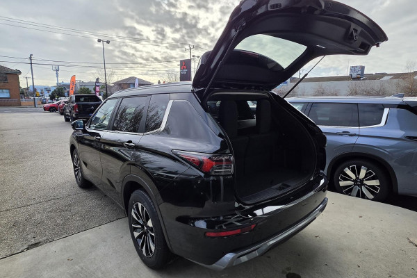 2026 MY25 Mitsubishi Outlander ZM LS SUV Image 11