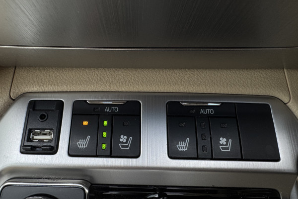 2017 Toyota LandCruiser VDJ200R Sahara SUV Image 33