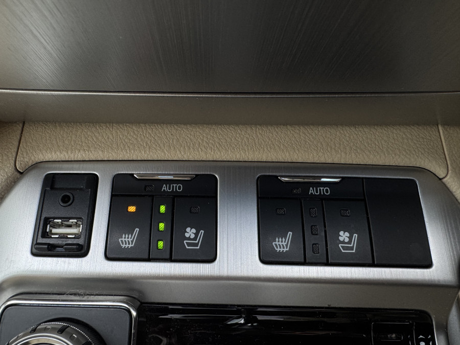 2017 Toyota LandCruiser VDJ200R Sahara SUV Image 33