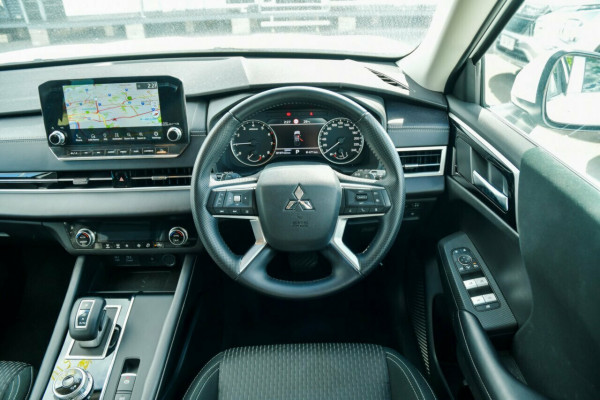 2024 Mitsubishi Outlander ZM LS SUV Image 10