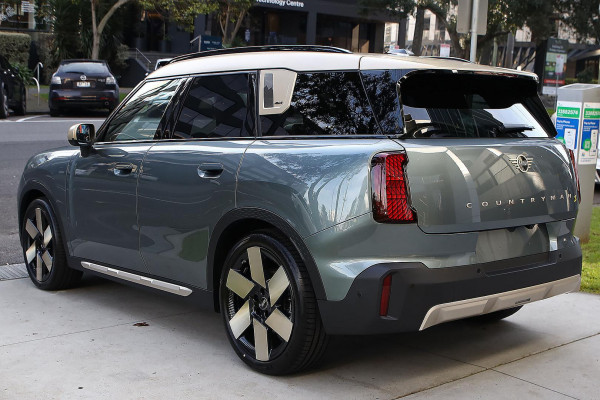 2026 MINI Countryman U25 SE JCW Sport SUV image 9