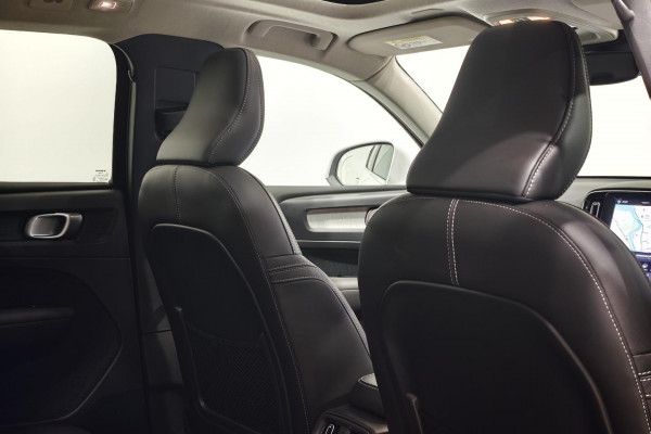 2025 MY26 Volvo XC40 XZ Ultra B4 Bright SUV Image 24