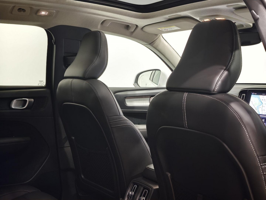 2025 MY26 Volvo XC40 XZ Ultra B4 Bright SUV Image 24