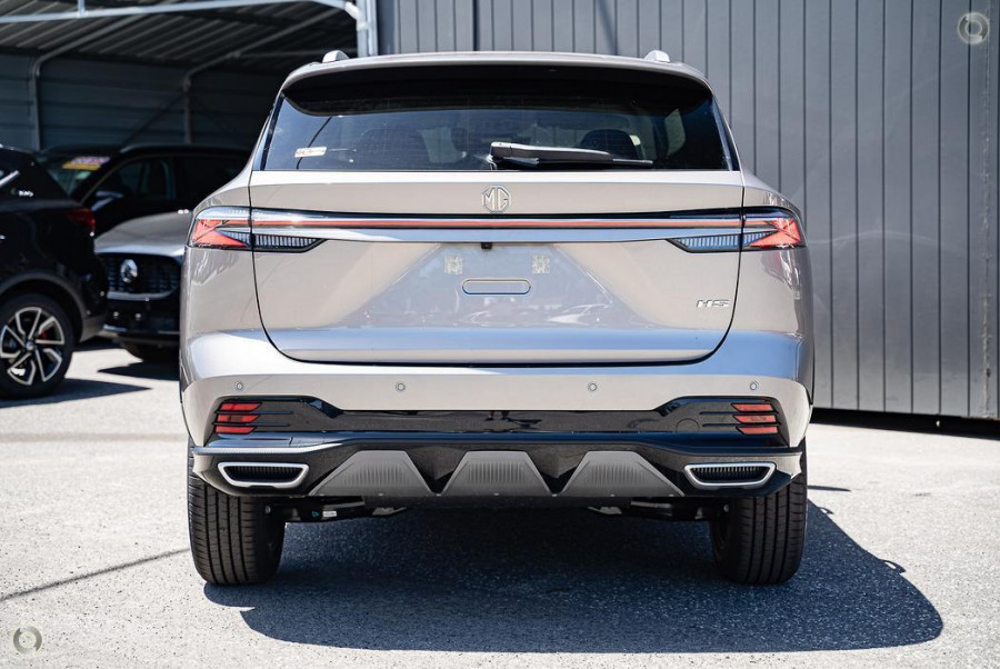 2025 MG HS AS33 Essence SUV Image 8