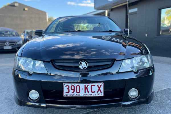2002 Holden Commodore VY SS Sedan Image 2
