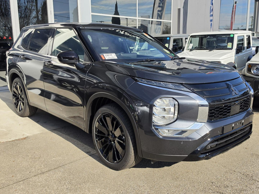 2026 Mitsubishi Outlander ZM Black Edition SUV Image 4
