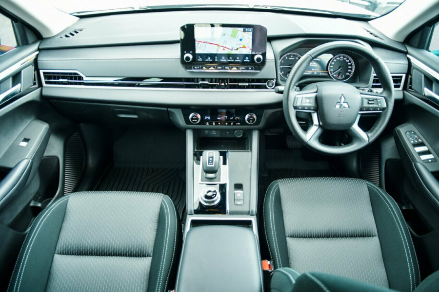2024 Mitsubishi Outlander ZM LS SUV Image 18