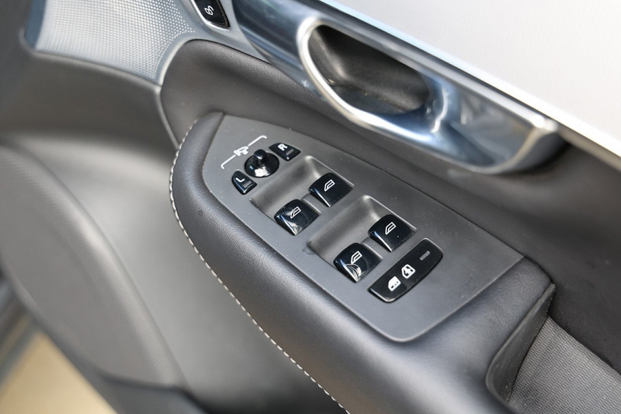 2021 Volvo XC90 MY21 AWD Recharge Plug-In Hybrid SUV Image 12