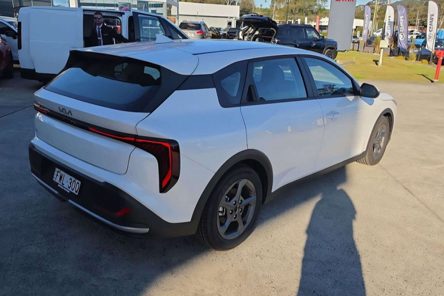2025 MY26 Kia K4 CL4m S Hatch Image 4