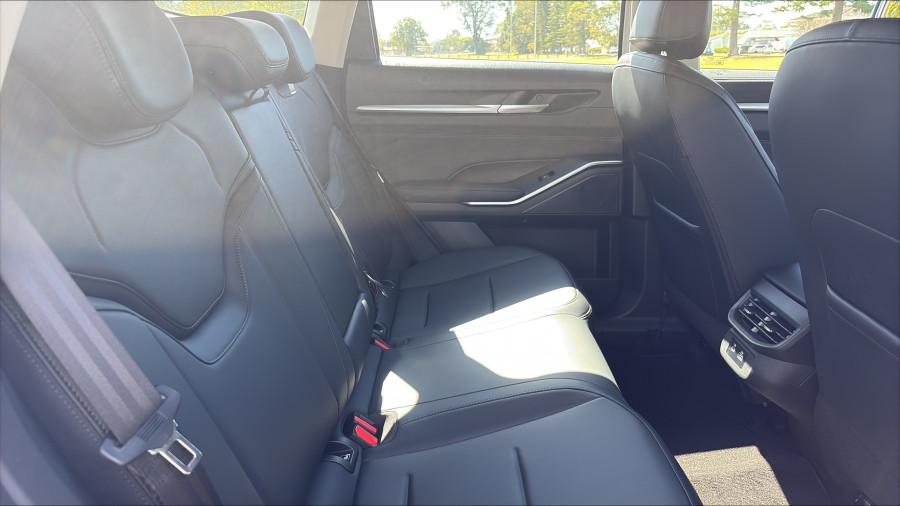 2025 GWM Haval H6 B01 Lux Hybrid SUV Image 11