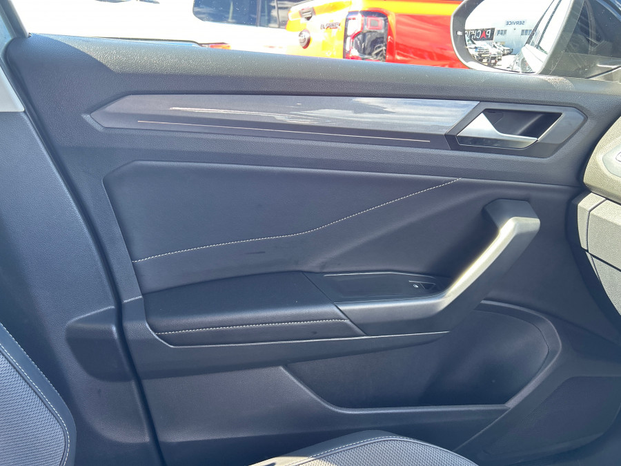 2022 MY23 Volkswagen T-Roc D11 110TSI Style SUV Image 32