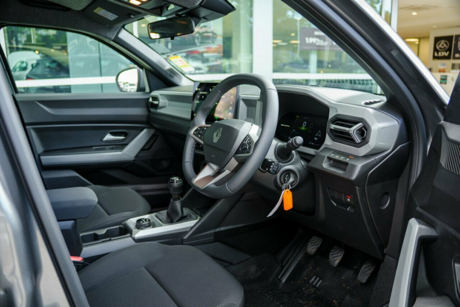 2025 Renault Duster X1311 Evolution SUV Image 18