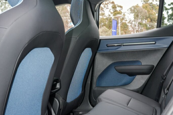 2024 MY25 Volvo EX30  Single Motor Extended Range Ultra SUV Image 28
