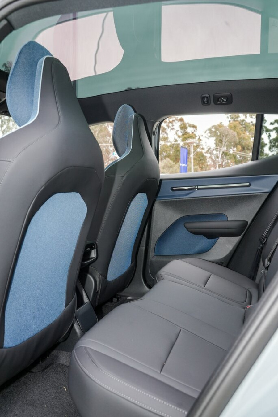 2024 MY25 Volvo EX30  Single Motor Extended Range Ultra SUV Image 28