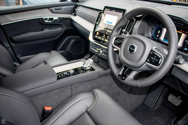 2025 Volvo XC90 L Series Ultra B5 Bright SUV Image 5