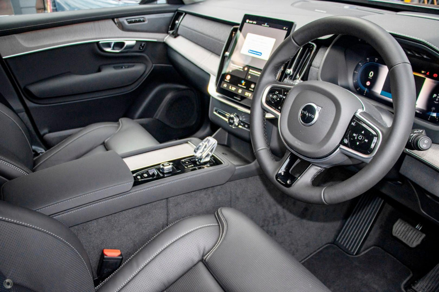 2025 Volvo XC90 L Series Ultra B5 Bright SUV Image 5