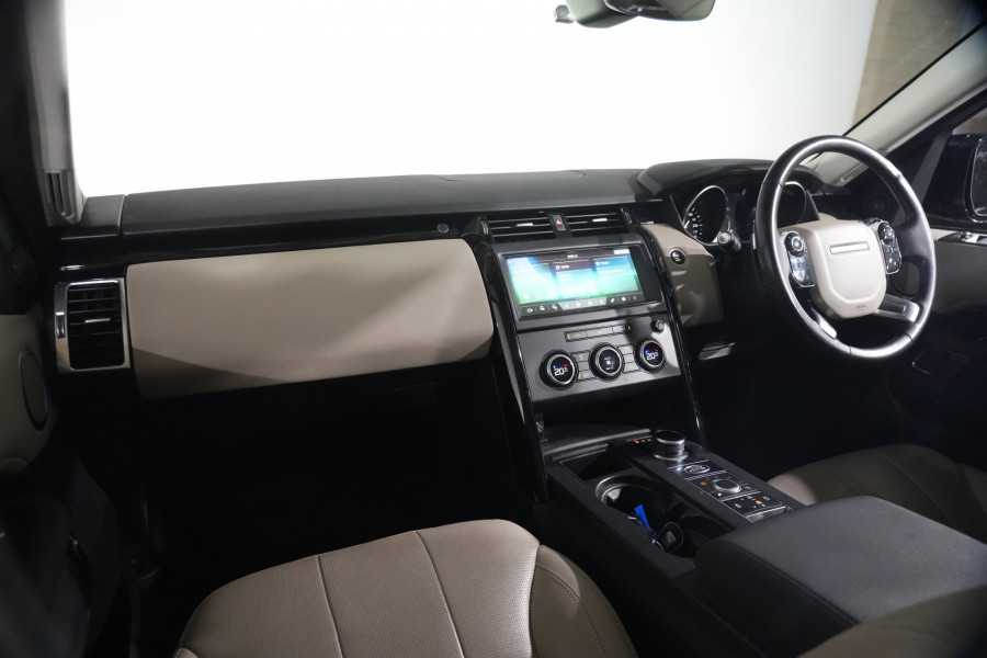 2020 Land Rover Discovery Series 5 Sd6 SE SUV Image 12