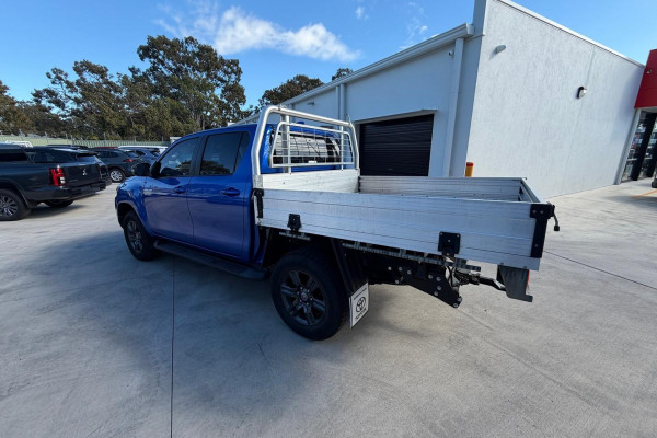 2024 Toyota HiLux GUN126R SR 48V Cab Chassis Image 5