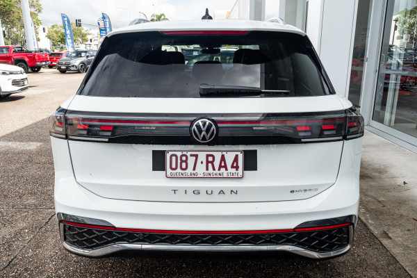 2026 Volkswagen Tayron R4 200TSI eHybrid R-Line SUV Image 5
