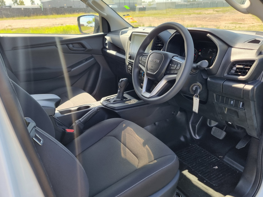 2026 Isuzu D-MAX RG SX 4x2 Crew Cab Chassis Cab Chassis Image 9