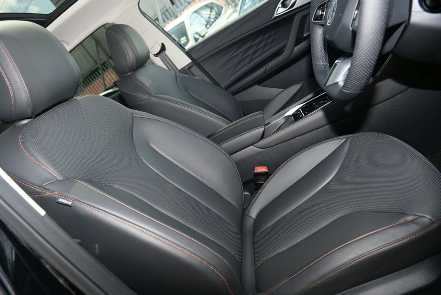 2025 MG HS AS33 Essence SUV Image 10