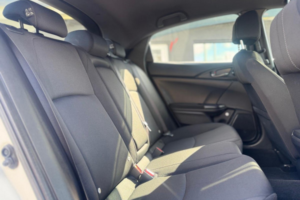 2018 Honda Civic 10th Gen VTi-S Hatch Image 13