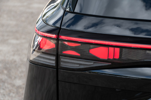 2025 MY26 Volkswagen Tayron R4 195TSI R-Line SUV image 24