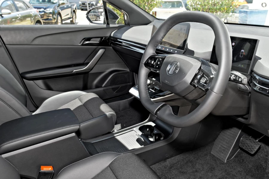 2024 MG MG4 MEH32 Essence 64 Hatch Image 6