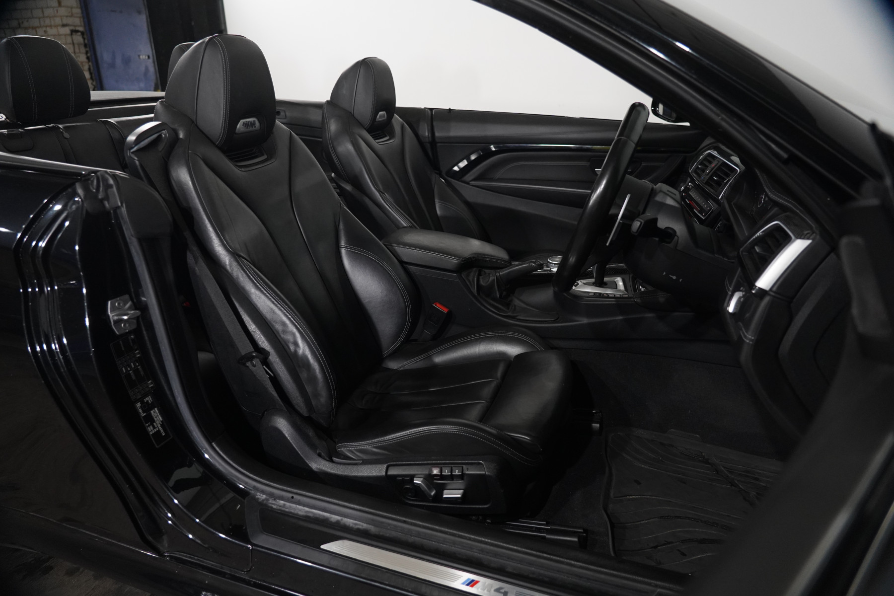 2016 BMW M4 Convertible Image 27