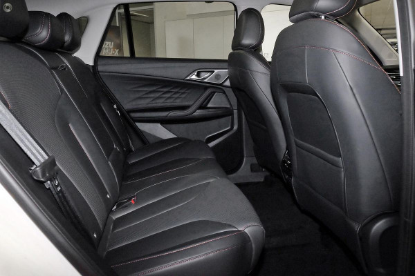 2025 MG HS AS33 Super Hybrid Essence SUV Image 9