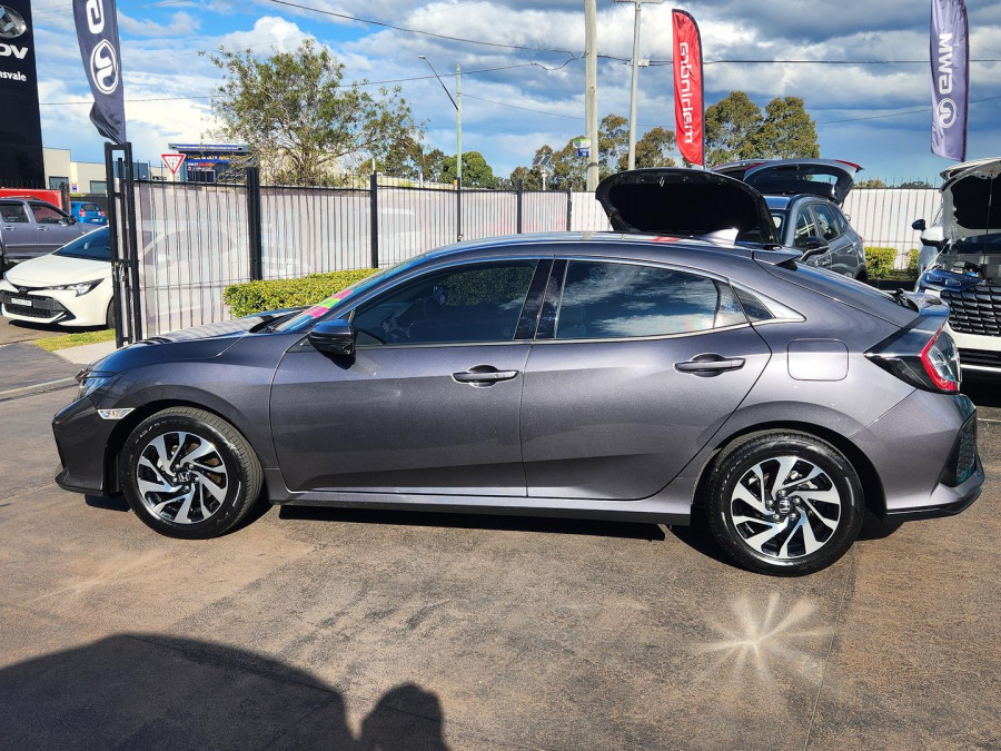2017 Honda Civic 10th Gen VTi-S Hatch Image 6
