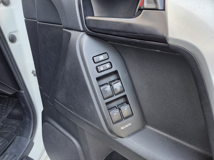 2017 Toyota LandCruiser Prado GDJ150R GXL SUV Image 15