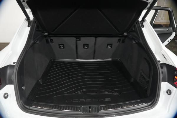 2017 Porsche Macan SUV Image 28
