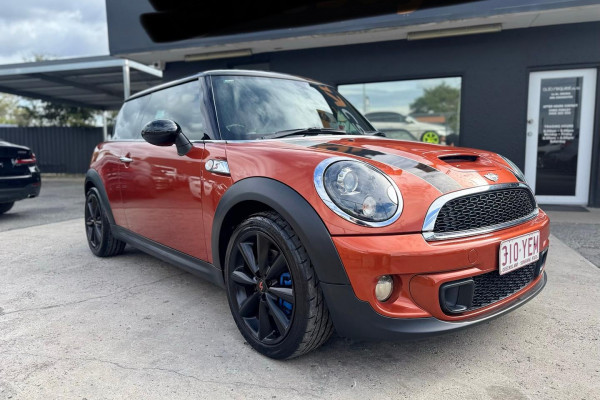 2012 MINI Cooper R56 LCI Cooper S Hatch Image 4