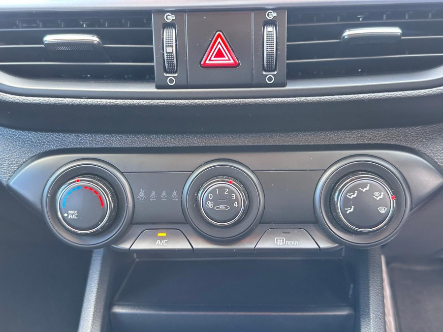 2024 Kia Cerato BD S Hatch Image 22