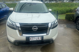 Nissan Pathfinder ST-L R53