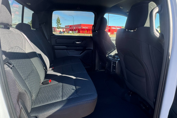 2026 Ram 1500 Express Ute Image 10