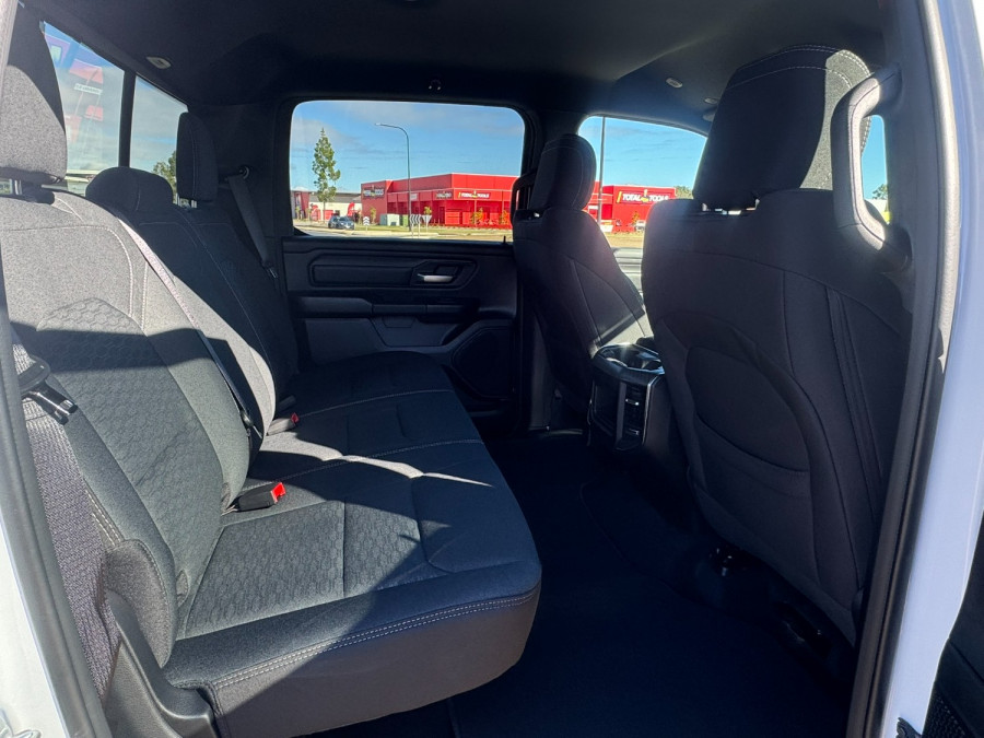 2026 Ram 1500 Express Ute Image 10
