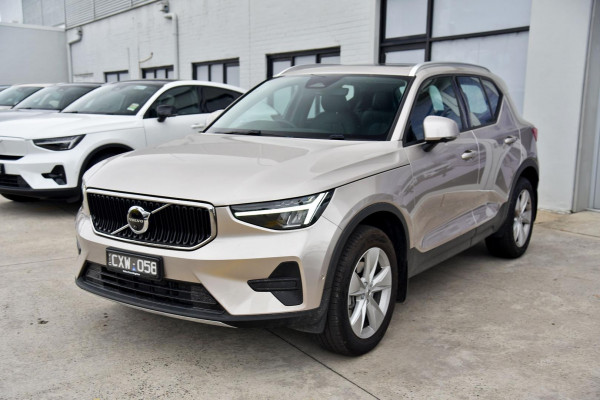2023 MY24 Volvo XC40  Plus B4 SUV Image 3