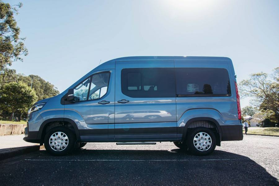 2024 LDV Deliver 9  11-Seat Bus Image 7