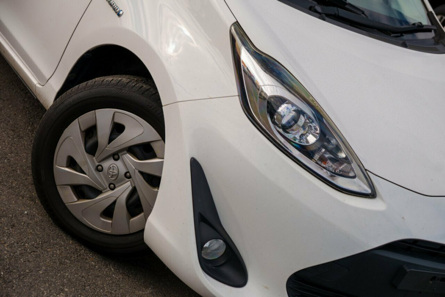 2020 Toyota Prius C NHP10R Hatch Image 6
