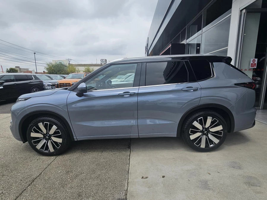 2026 Mitsubishi Outlander ZM Exceed Tourer SUV Image 5