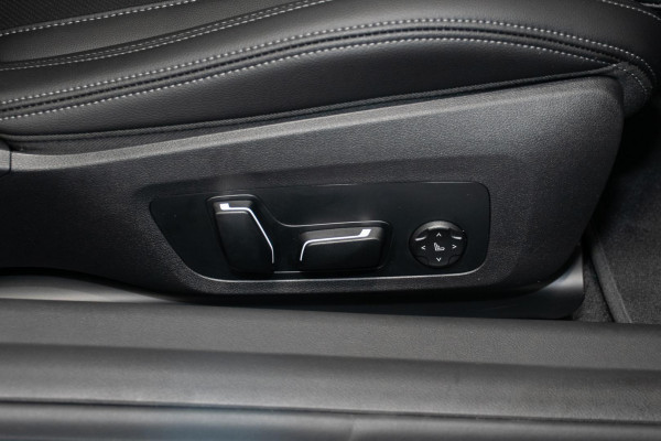 2025 BMW 2 Series G42 230i M Sport Coupe image 20