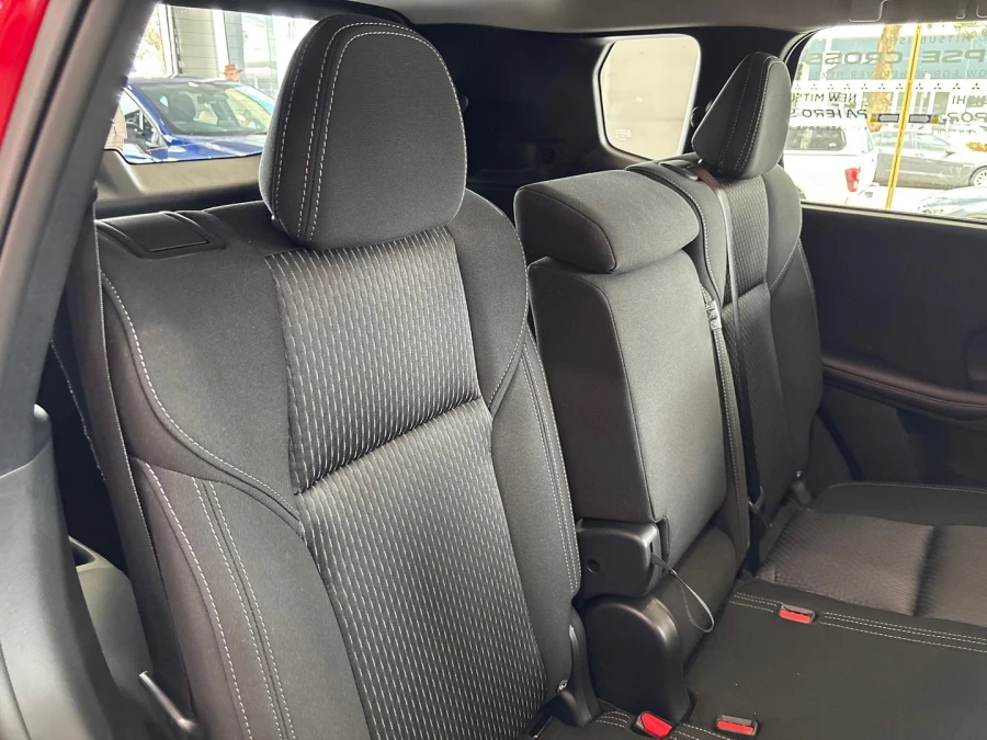 2025 Mitsubishi Outlander ZM LS SUV Image 12