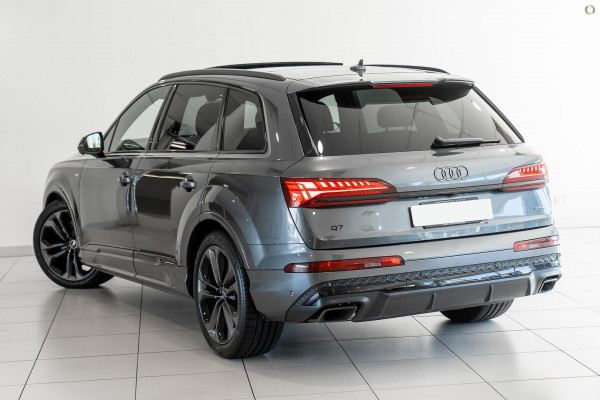2025 Audi Q7 4M 50 TDI S line SUV image 2